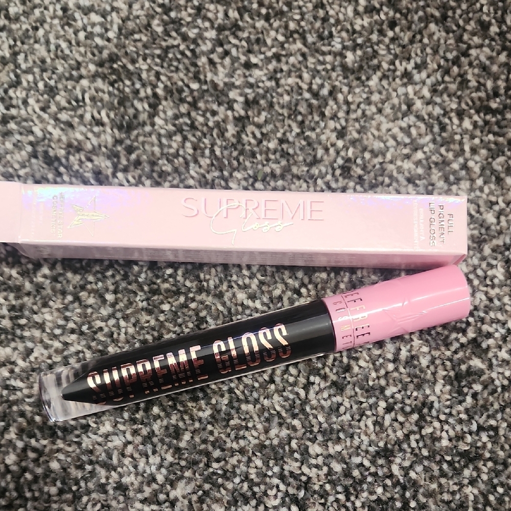 Supreme Gloss Lip Gloss - Pink